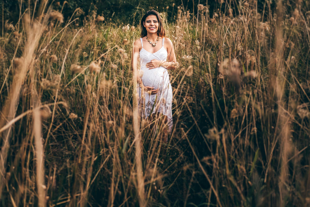 Fotos de gestante em plantação