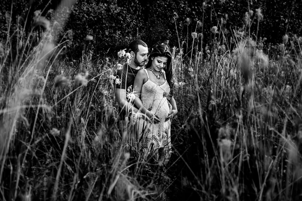 Ensaio de gestante na plantação