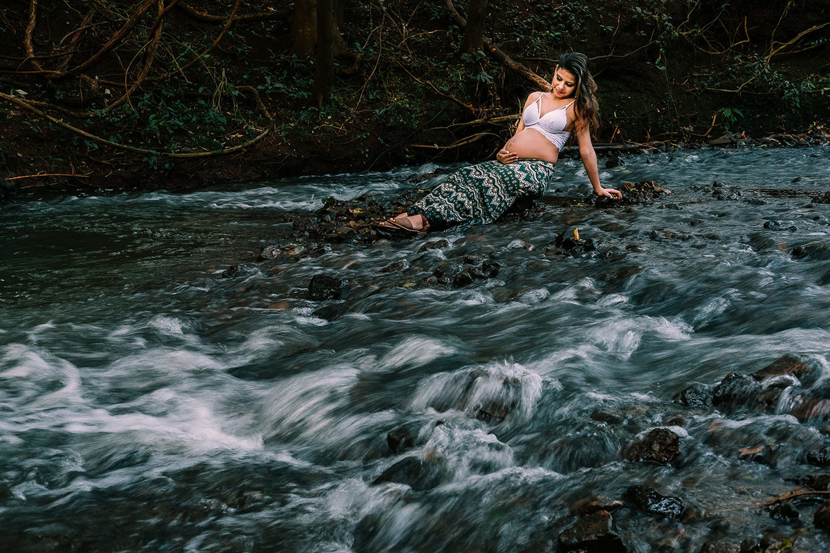fotos de gestante em cachoeira em Mandaguari-PR