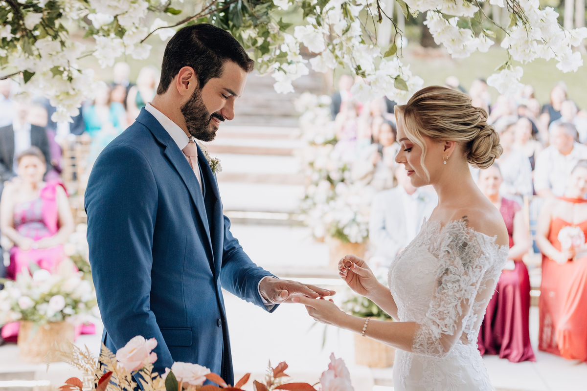 Troca das alianças dos noivos Éden Garden Eventos