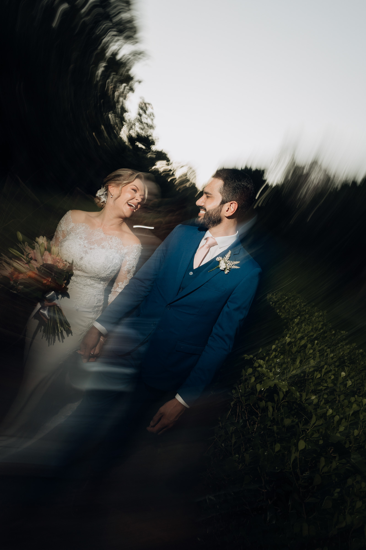 Fotos com efeitos de câmera com o melhor fotografo de casamento em  Maringá 