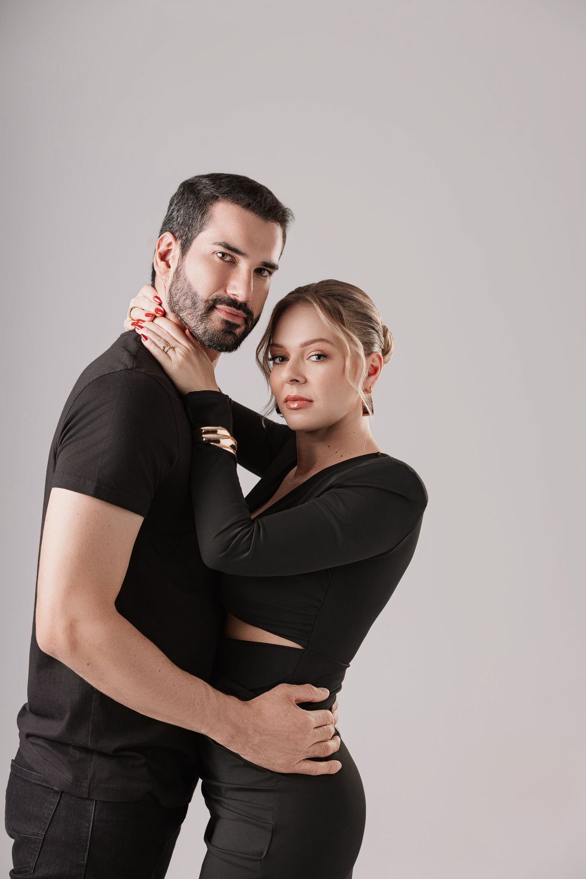 Fotos de casal para pré weding em Maringá em estúdio 