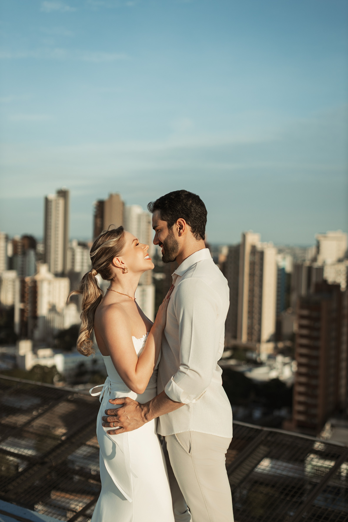 Fotos externas de noivos no Heliponto edificio Le Monde conceito 