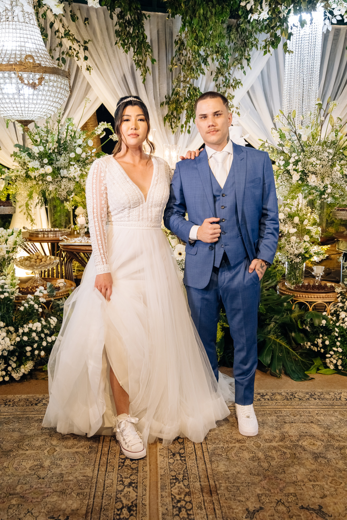 Noiva de tenis all star com vestido Marbô 