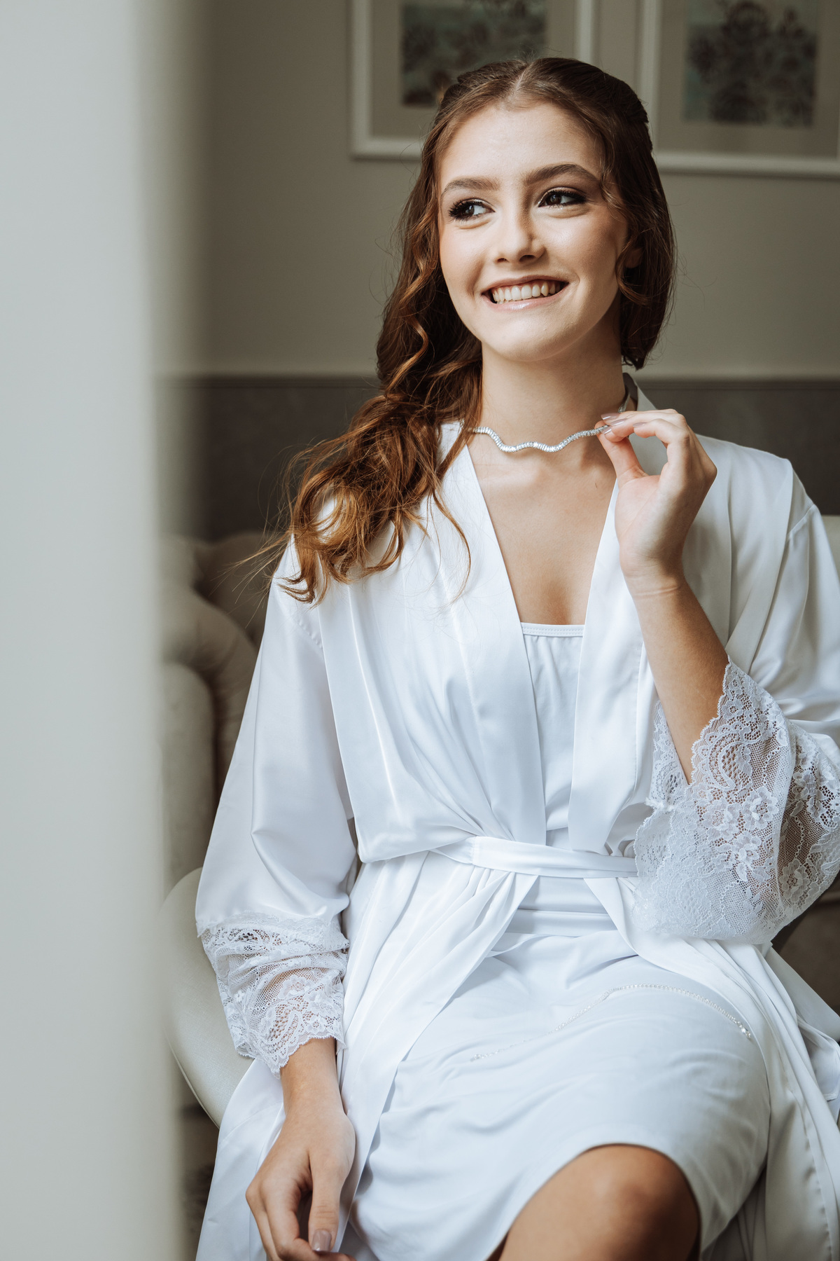 Colar para festa de 15 anos e robi branco 