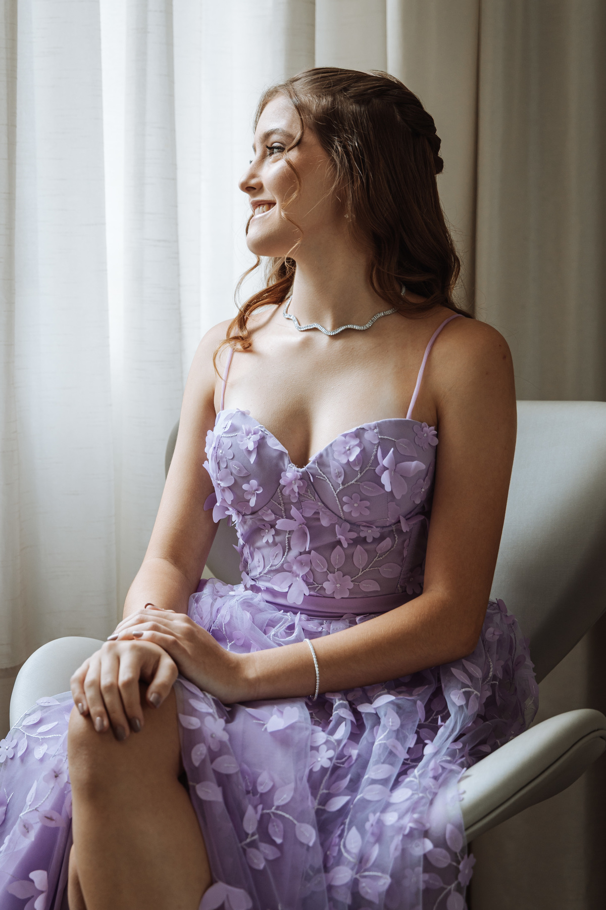 Vestido lilas de alça para usar na festa de 15 anos 