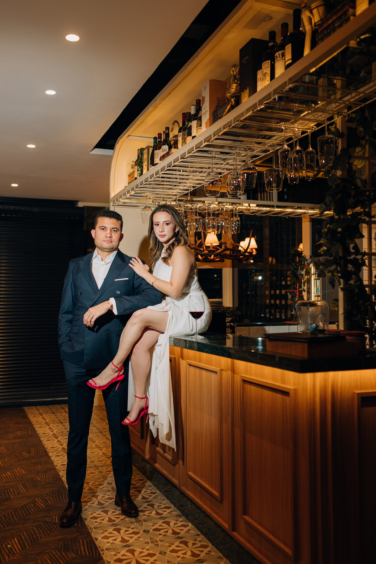 Terno para o noivo usar no pré wedding azul 
