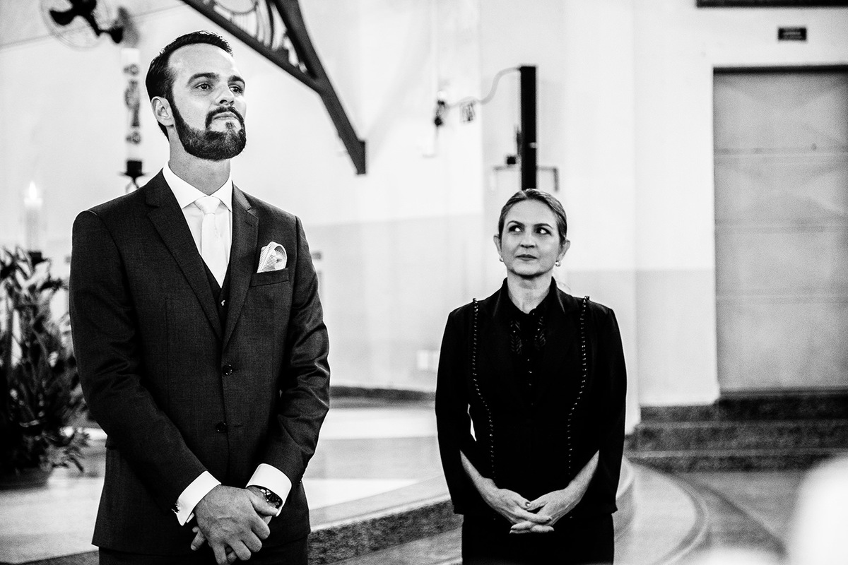 Foto do noivo esperando a noiva entrar