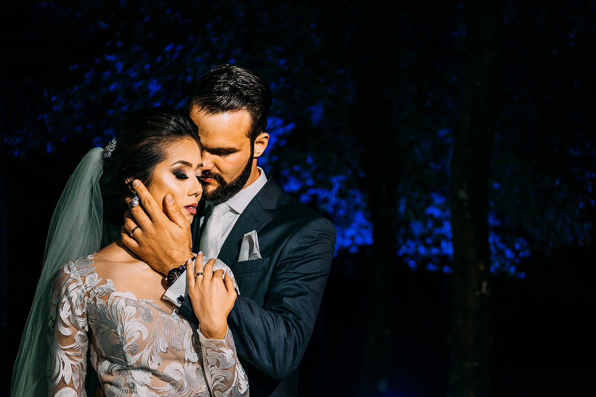 Ensaio dos noivos durante cerimonia de casamento