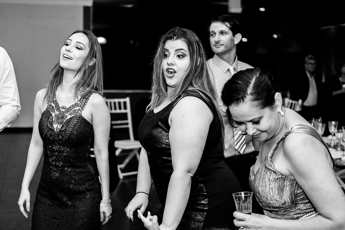 foto da festa de casamento em estilo jornalismo