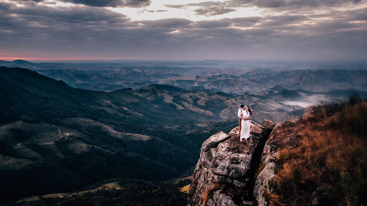 Pré Wedding nas alturas foto do amanhecer do Sol