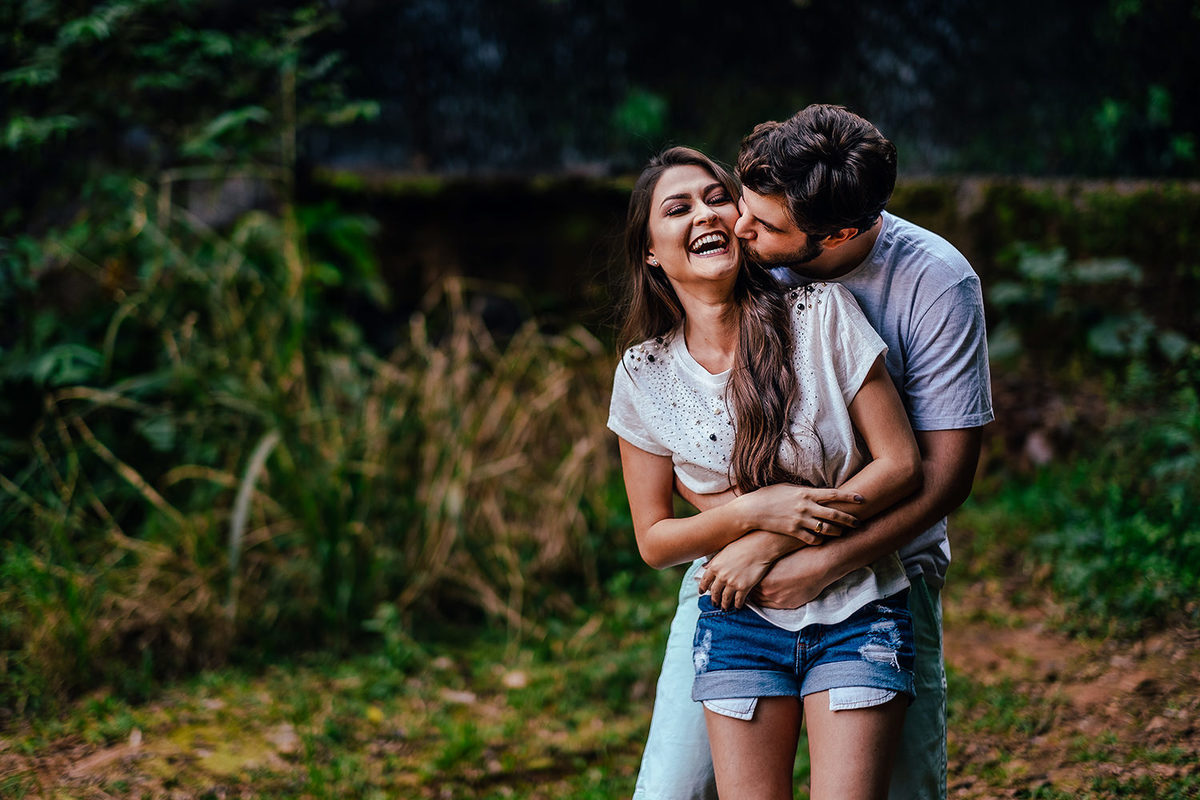 ensaio de casal em clima divertido 