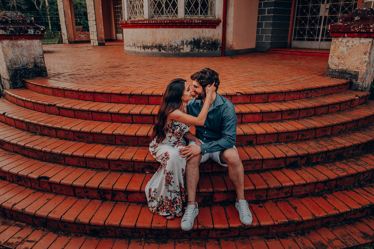 Fotos romanticas em sessão de fotos para o casamento