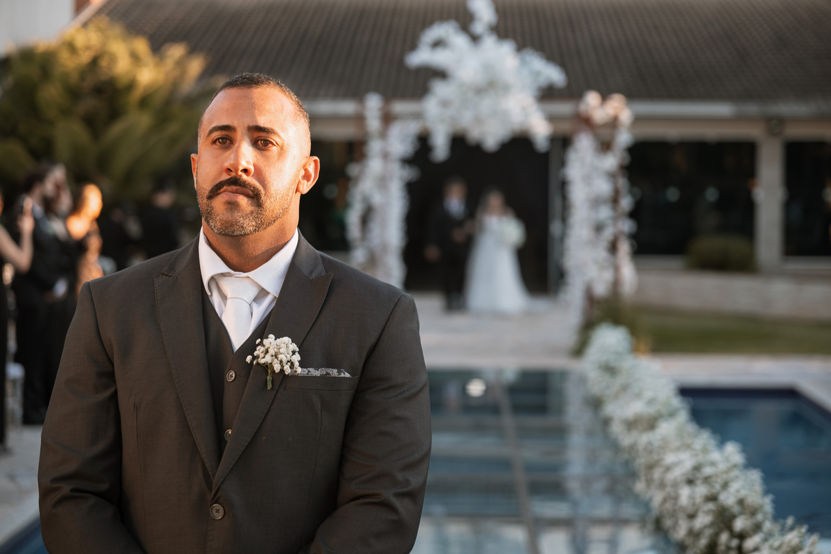 Entrada da noiva no casamento 