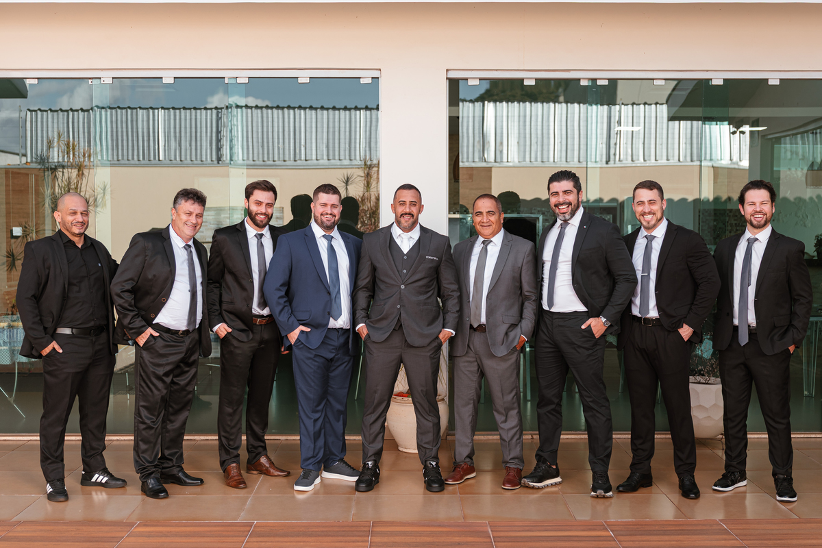Padrinhos com terno preto para casamento 