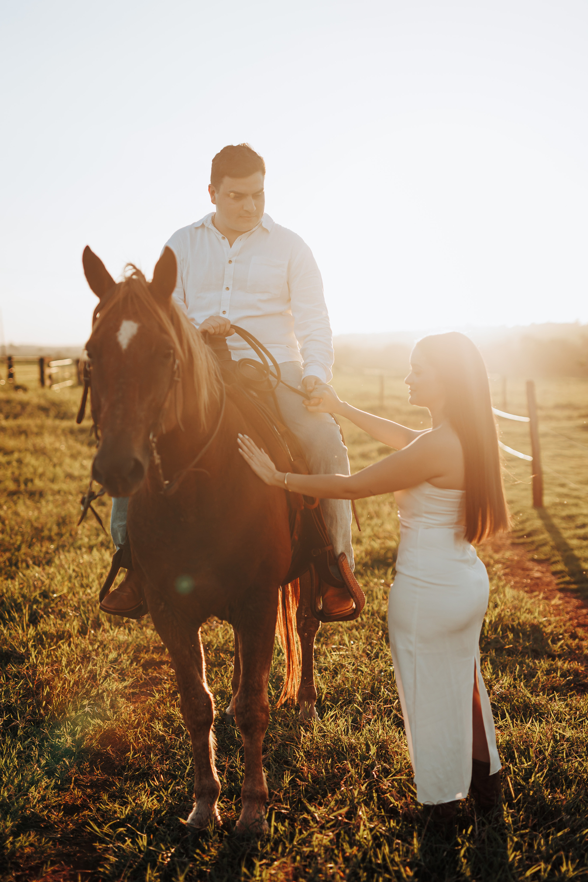 ré-casamento em fazenda com luz do pôr do sol