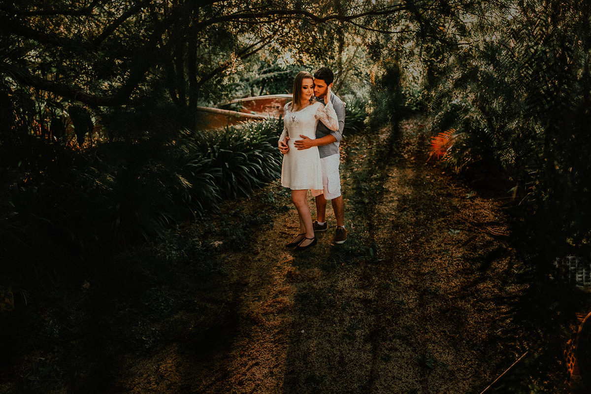 ensaio fotografico de casal feito em uma chácara em Marialva-PR