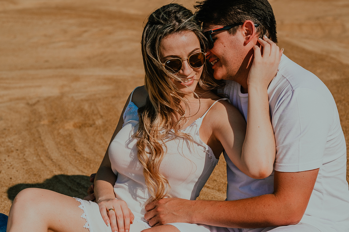 Ensaio de Casal com fotos na praia do Paraná