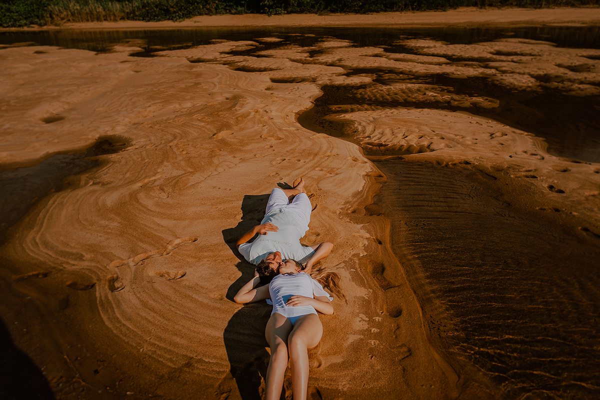 Foto diferente de casal na praia no Porto Rico-PR