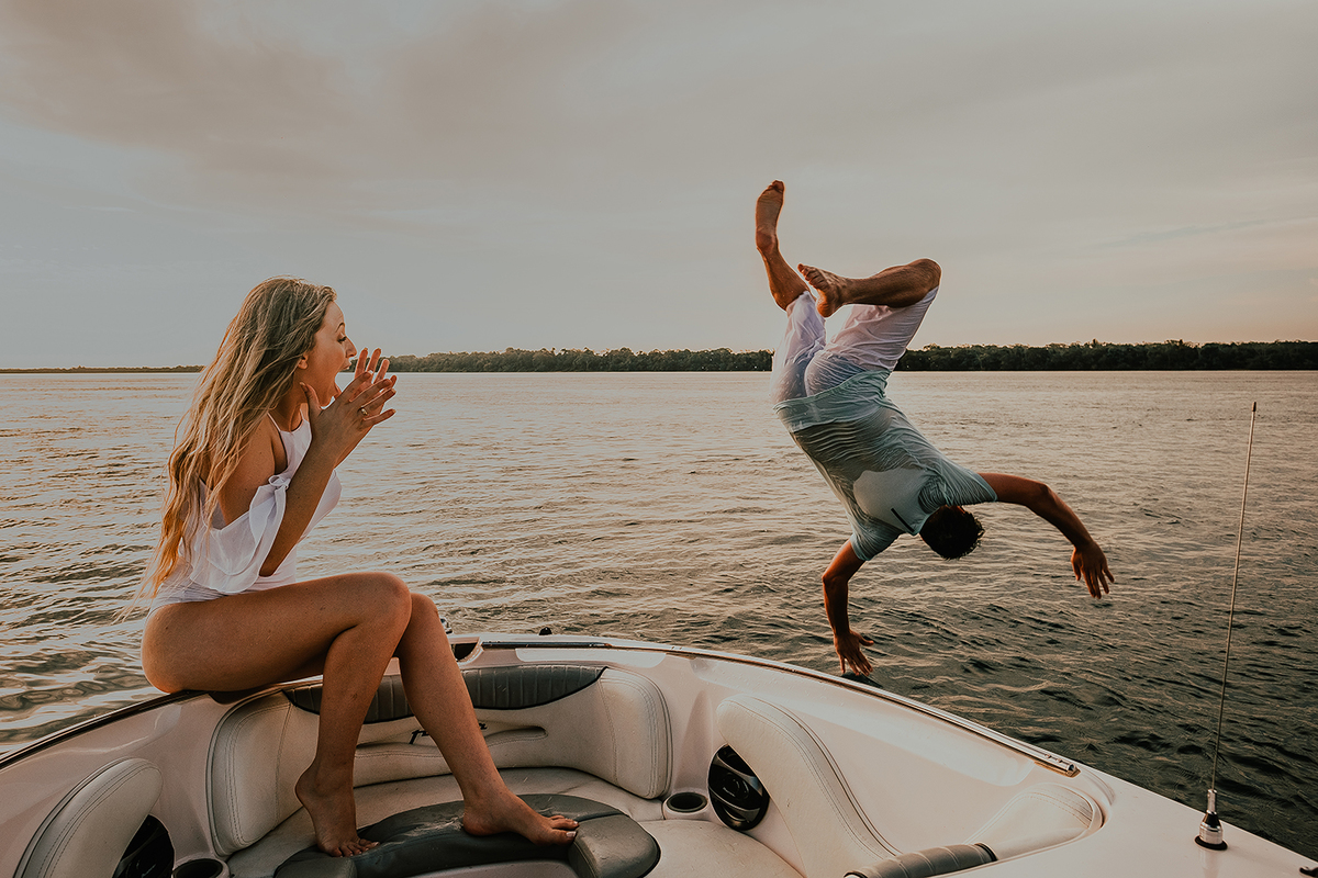 Pré Wedding com foto divertida e foto na lancha