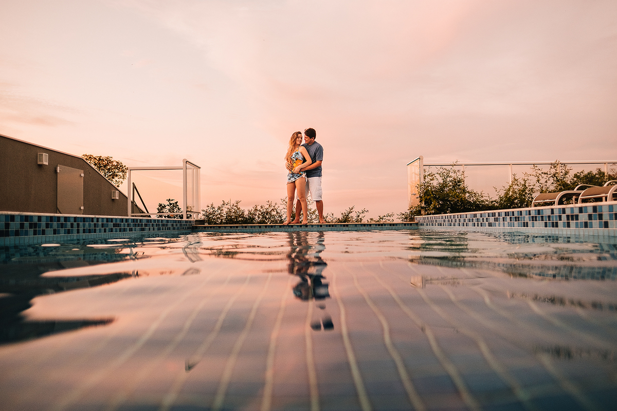 Pré Wedding foto com reflexo da agúa