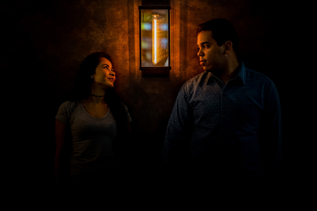 Pré Wedding usando luzes urbanas em Maringá-PR