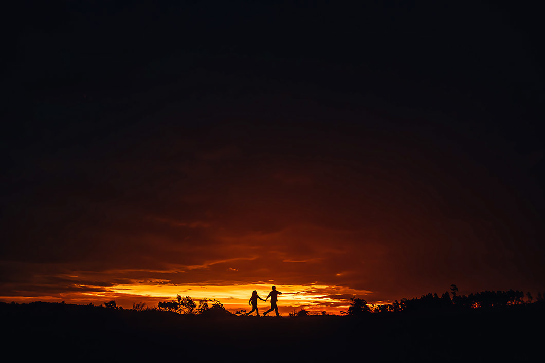 Pré Wedding  com foto de silhueta no por do sol