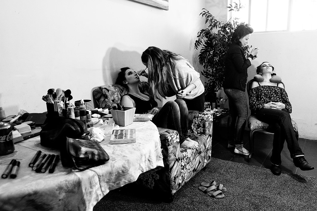 Fotografia fotojornalística durante making of da noiva 