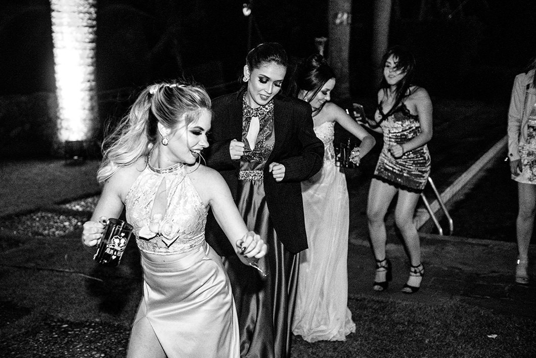 Amigas da Noiva dançando na Festa de Casamento 