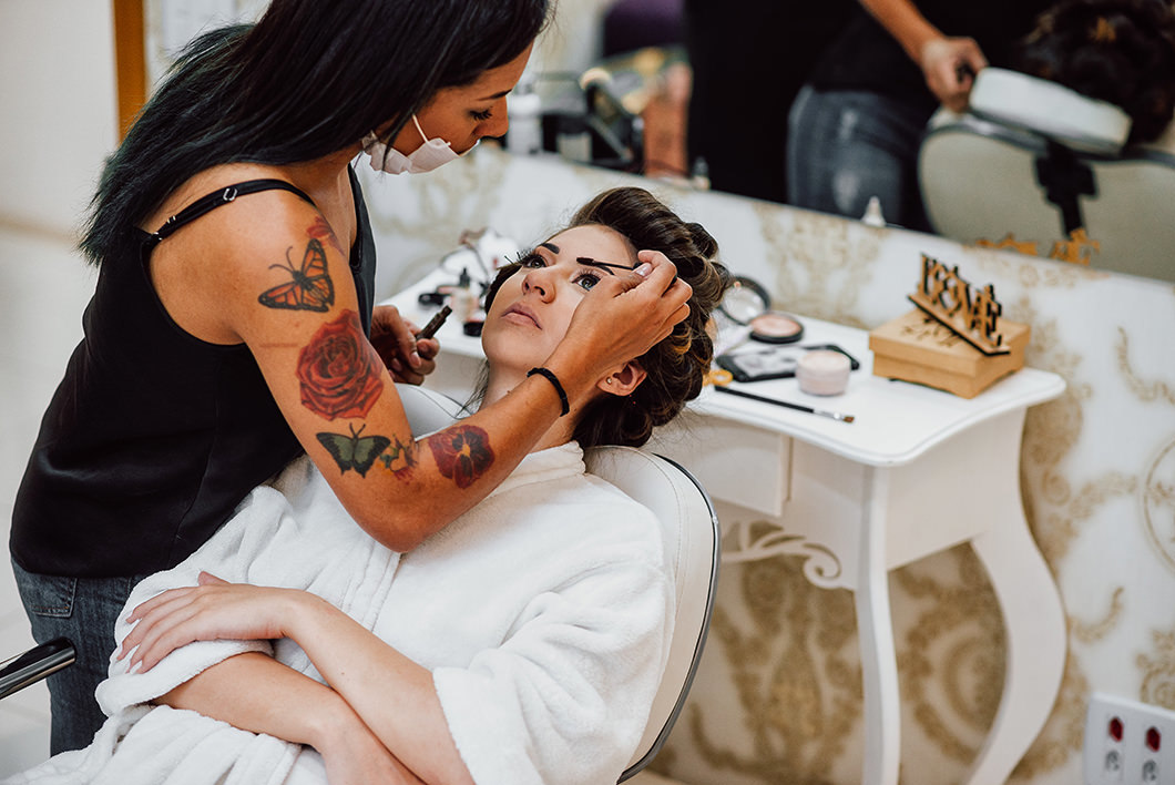 Rickardo Andrade fotografando making of de noiva 