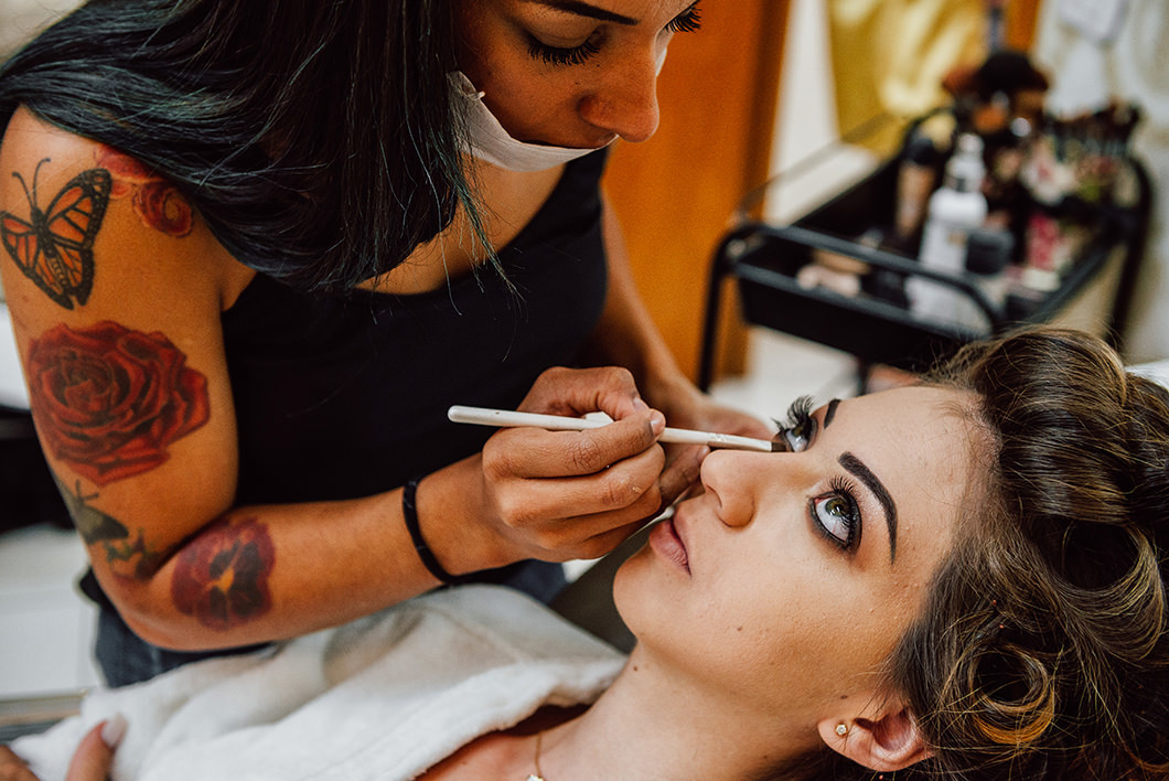 detalhes da maquiagem da noiva salão Espaço Valentin 