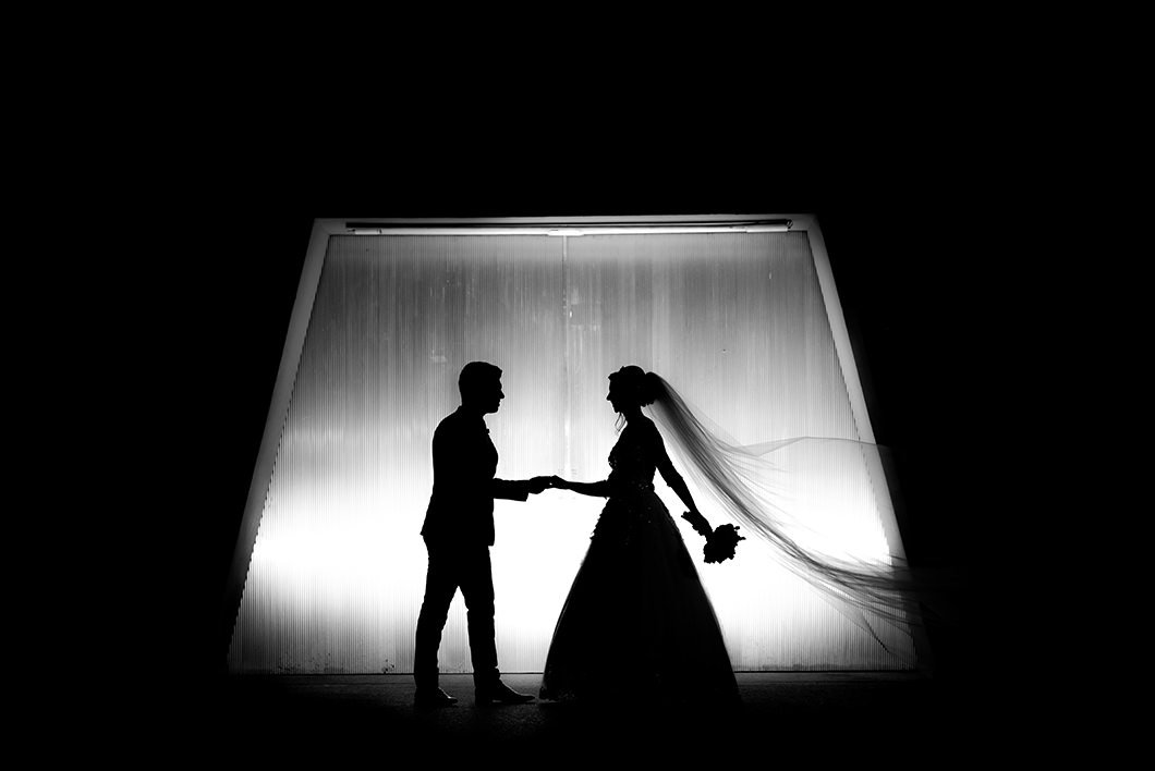 Fotografia de noivos na Catedral de Maringá 