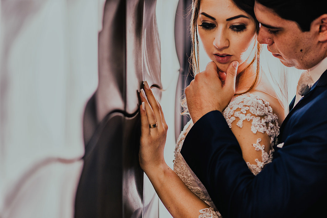 Saída fotografica dos Noivos com foto romantica de rickardo Andrade