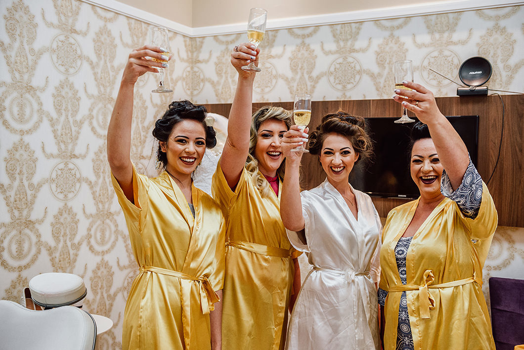 Fotos de Rickardo Andrade fotografando brinde da noiva 