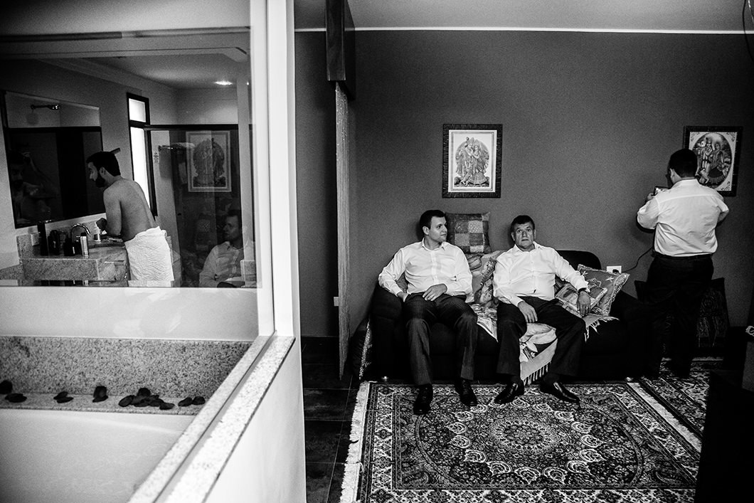 fotojornalismo em fotografia de making of do noivo