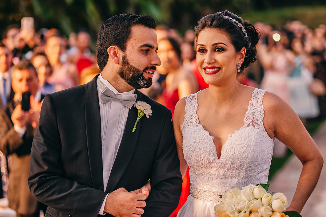 entrada dos noivos em Casamento ao ar livre em Maringá-PR