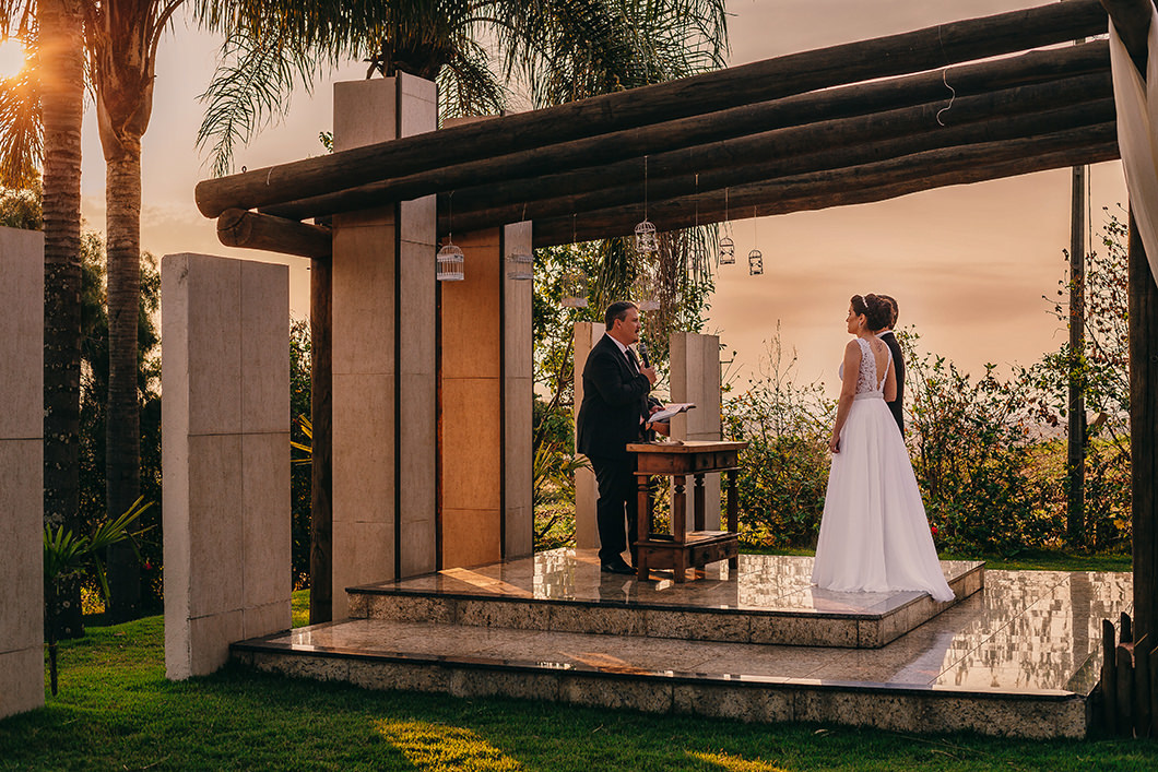 Casamento externo com por do sol em  Maringá-PR