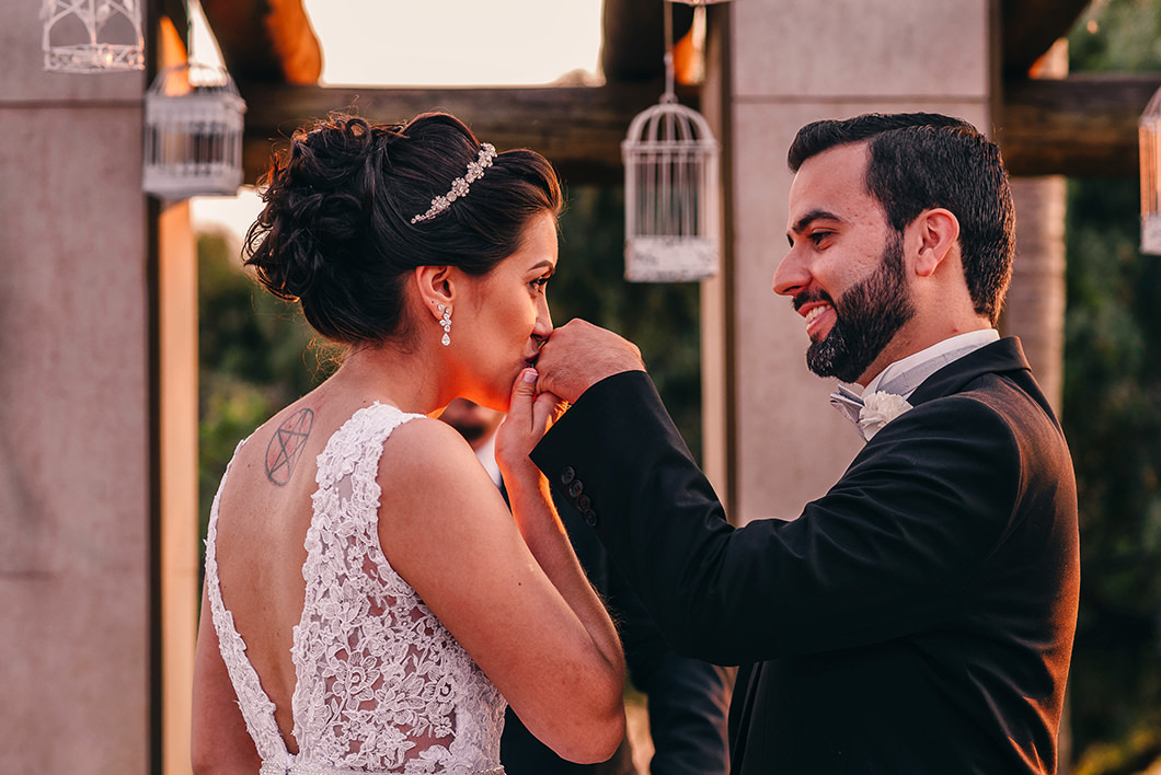 Fotografia de casamento em momento romantico Maringá-PR