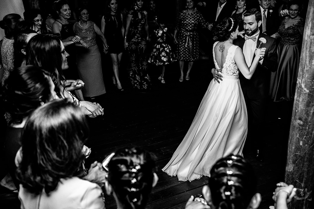 Fotografia de Casamento externo dança dos noivos 
