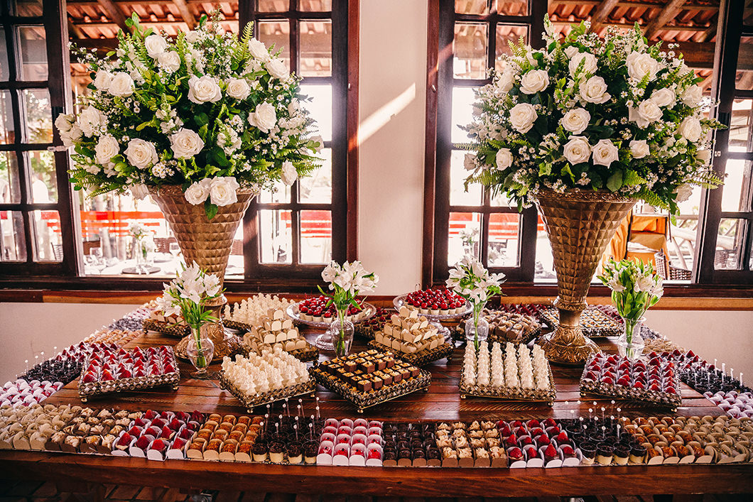 detalhes mesa de doces de casamento rústico 