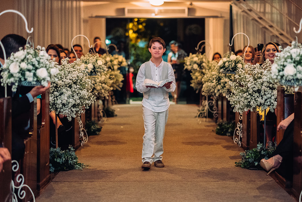 entrada do pajem em casamento noturno em Maringá-PR