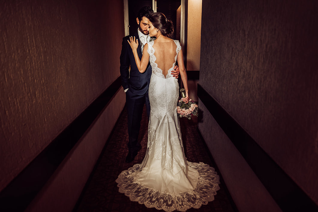 Foto dos noivos em saida fotografica no Hotel Deville foto de Rickardo Andrade