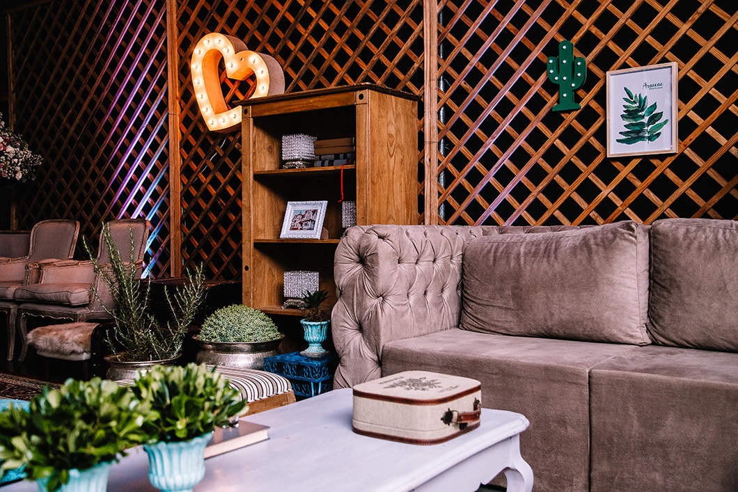 decoração de casamento noturno com detalhes de vintage 