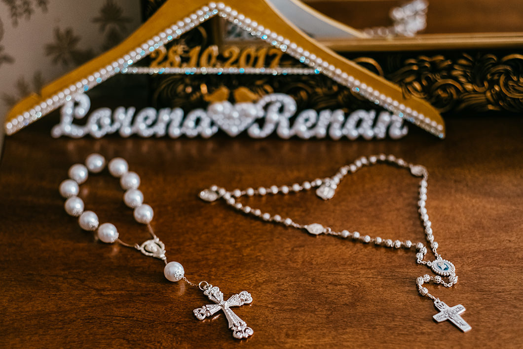 foto dos detalhes de acessórios da noiva 