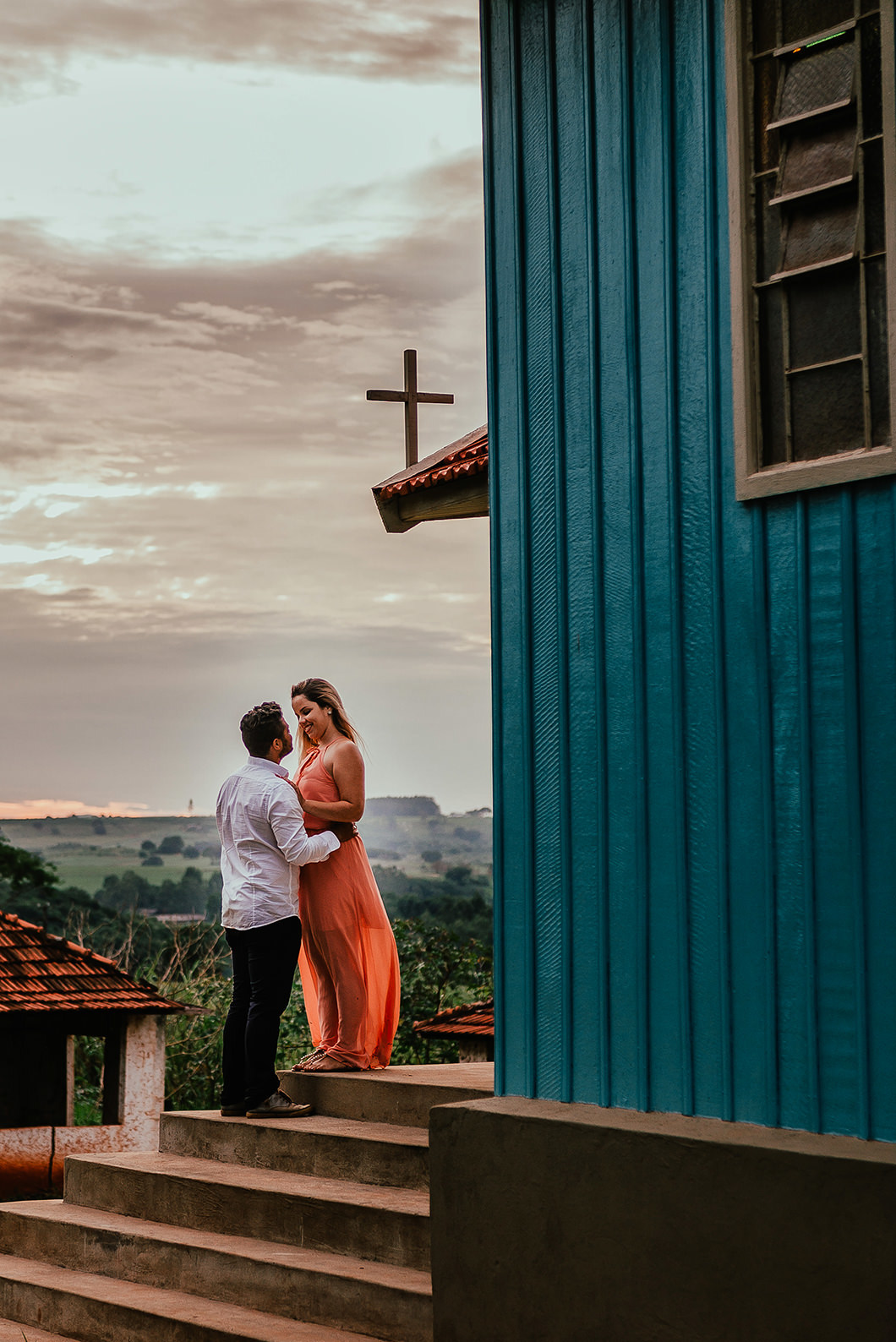 Fotografia de Rickardo Andrade em igreja antiga em Arapongas-PR
