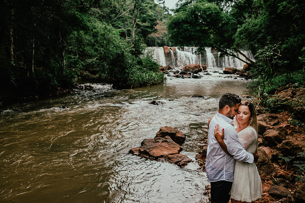 ensaio de casal feito antes do casamento noi Paraná
