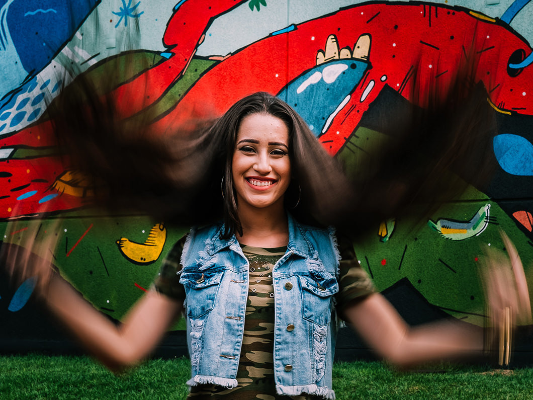 ensaio feminino com votos em movimento de Rickardo Andrade fotografo de Maringá-PR