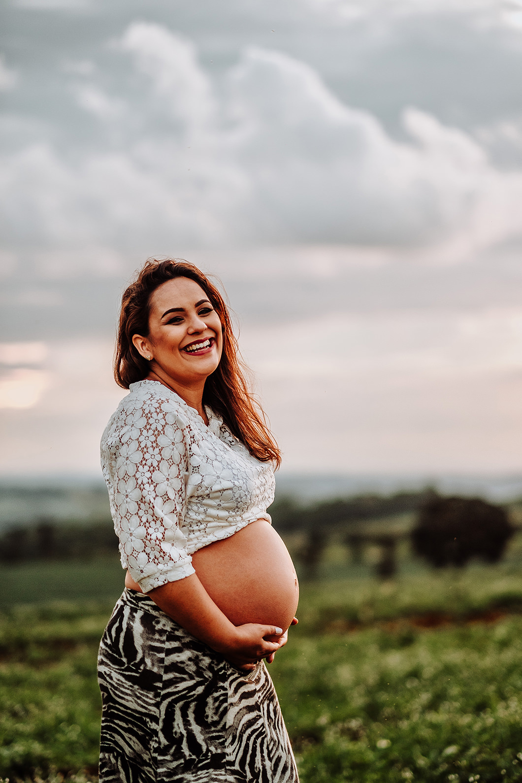 book de gravida com fotos espontâneas na natureza 