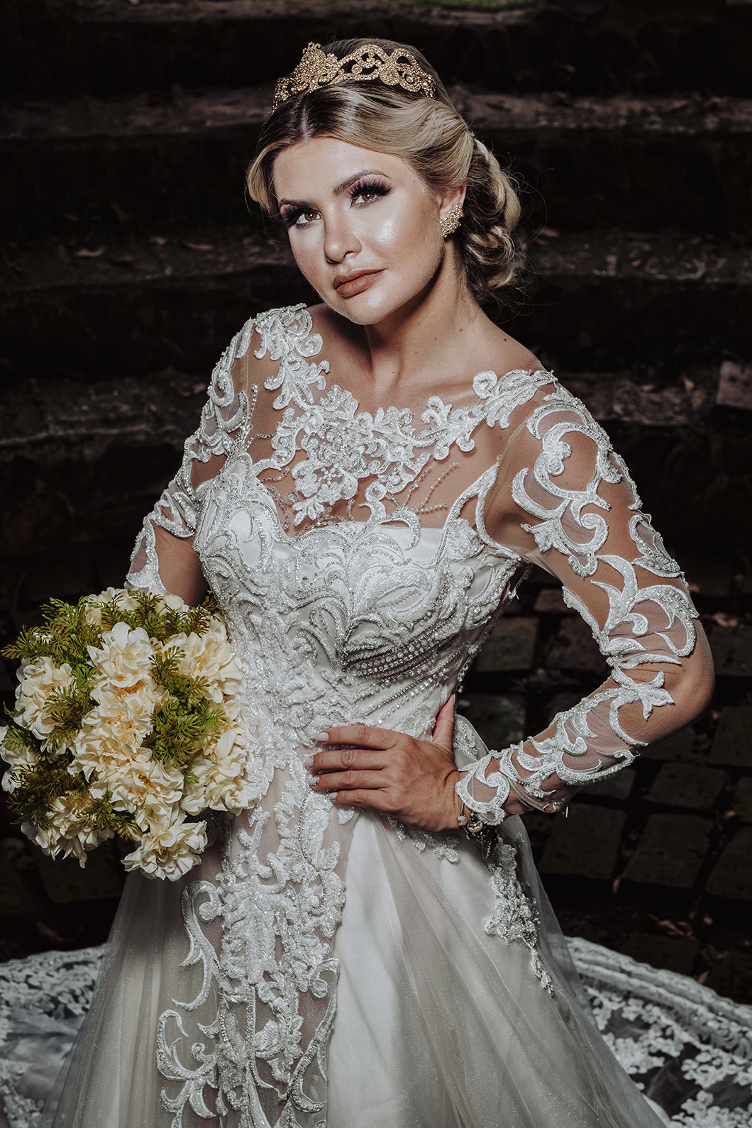 Fotografo de casamento em Maringá Rickardo andrade fotografando noiva com vestido de Nilda Santana