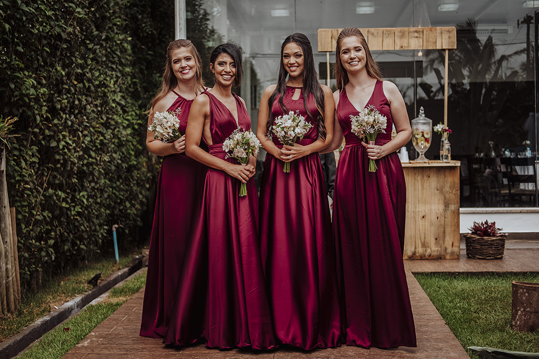foto das damas de casamento com vestido marsala fotografo de Casamento de Maringá-PR Rickardo Andrade